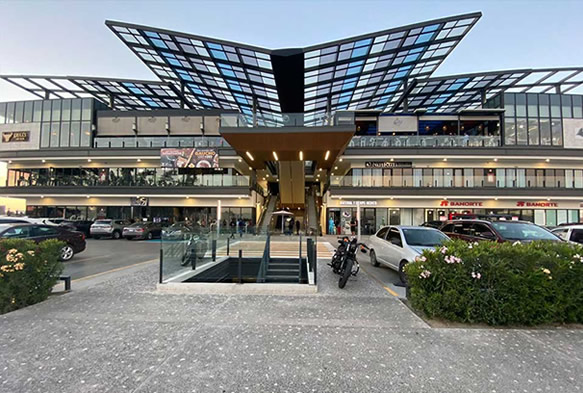 Plaza paseo del río 
